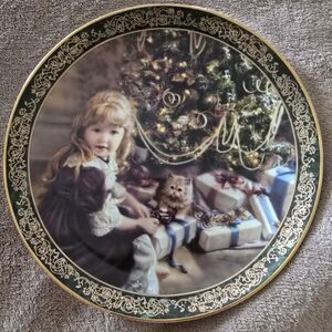 Victorian Christmas Collection CHRISTMAS DAY JOY Plate by Sandra Kuck 553 CE